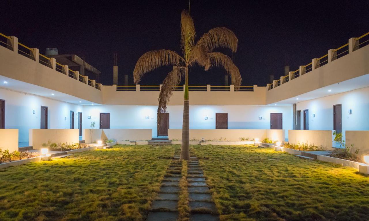 Seagull Beach Resort Chirala Esterno foto